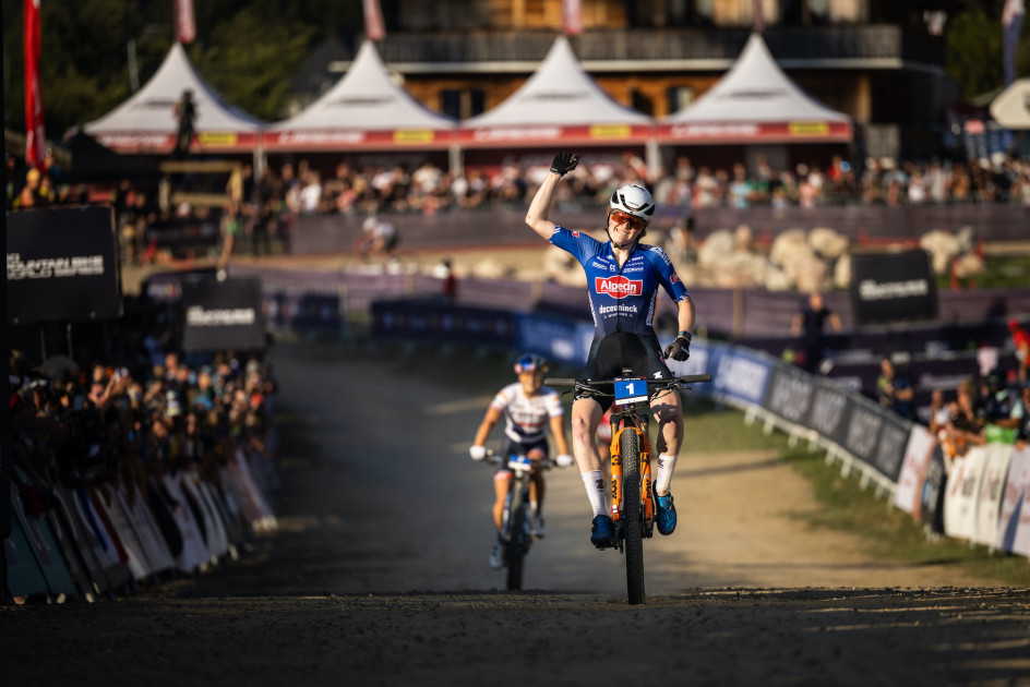 UCI Mountain Bike World Series | Pieterse And Koretzky Launch Final-lap ...