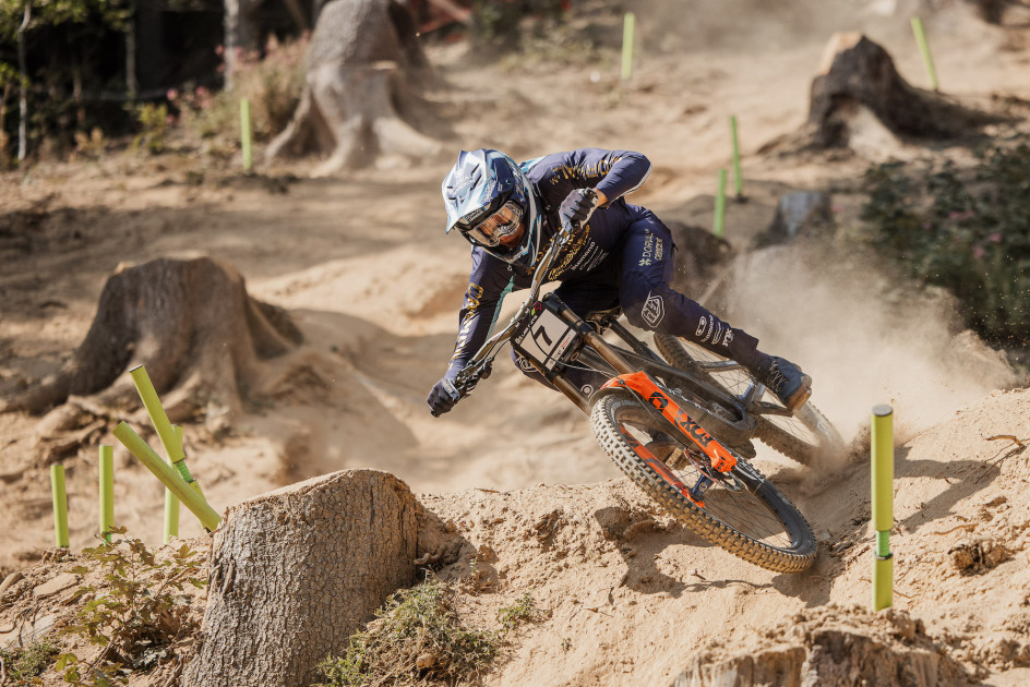 UCI Mountain Bike World Series | Crowds Go Wild As Home-nation Heroes ...