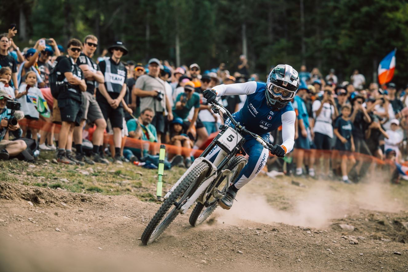 2024 UCI Mountain Bike World Championships: Höll and Vergier win Elite downhill titles 