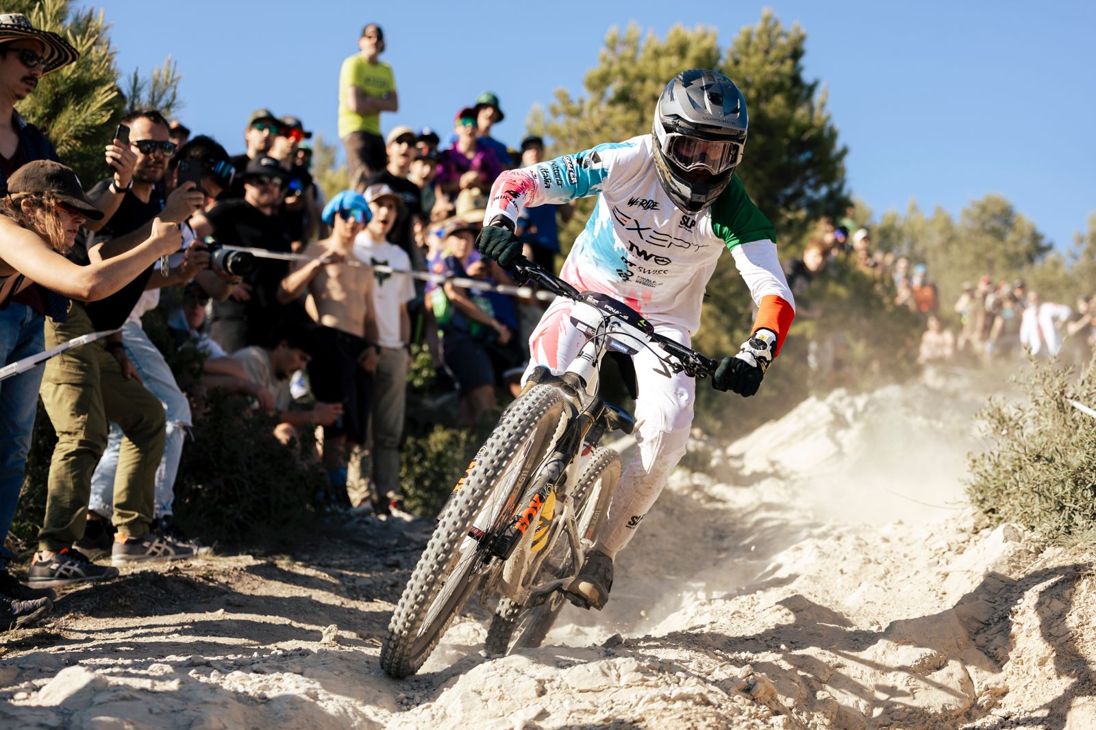 Enduro Joins the 2025 WHOOP UCI Mountain Bike World Series Action in Pietra Ligure, Finale Outdoor Region