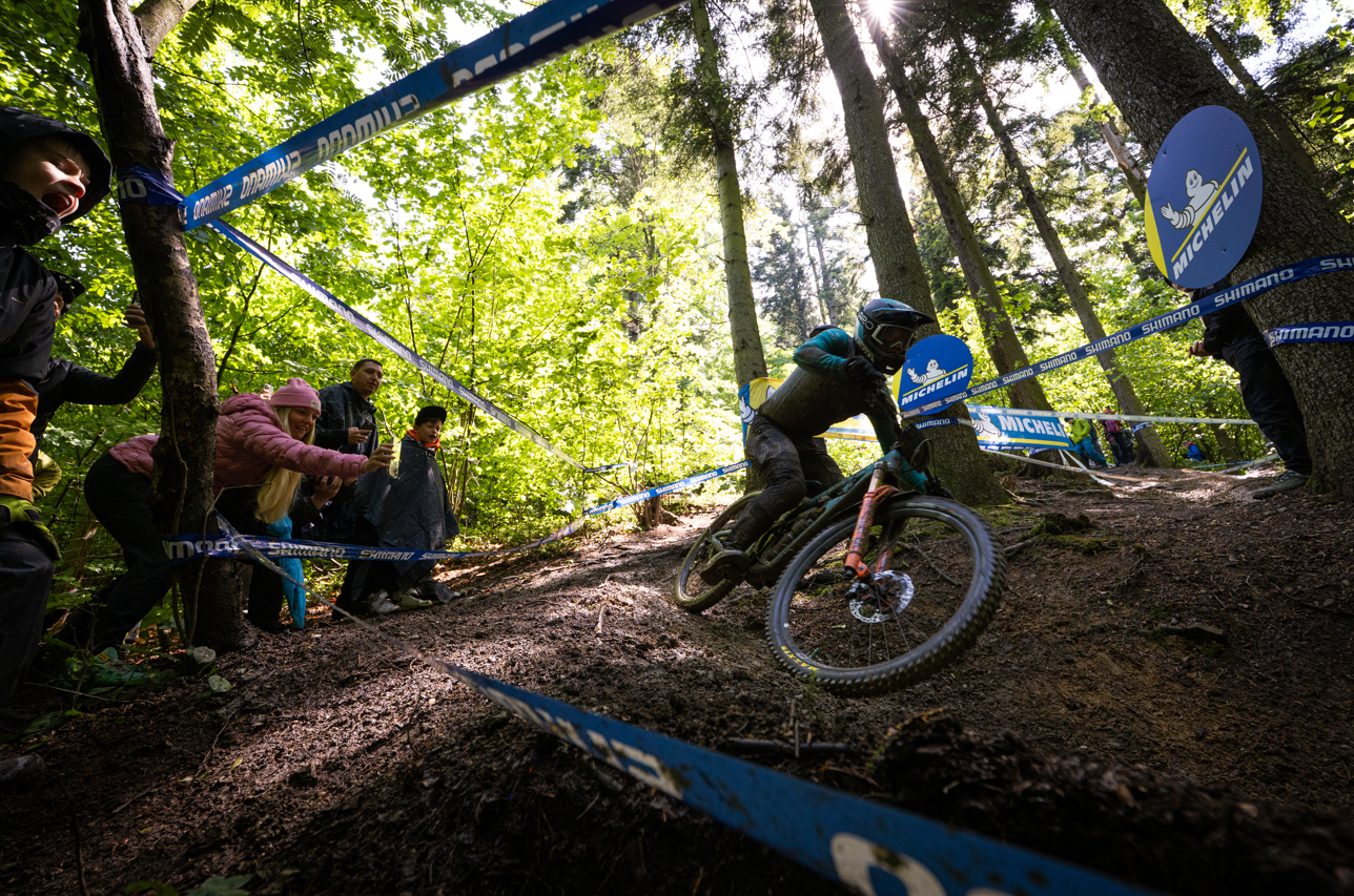 UCI Enduro World Cup in Bielsko-Biała: Lukasik masterclass secures victory in front of home fans. Hoskins win after Ricther tumble