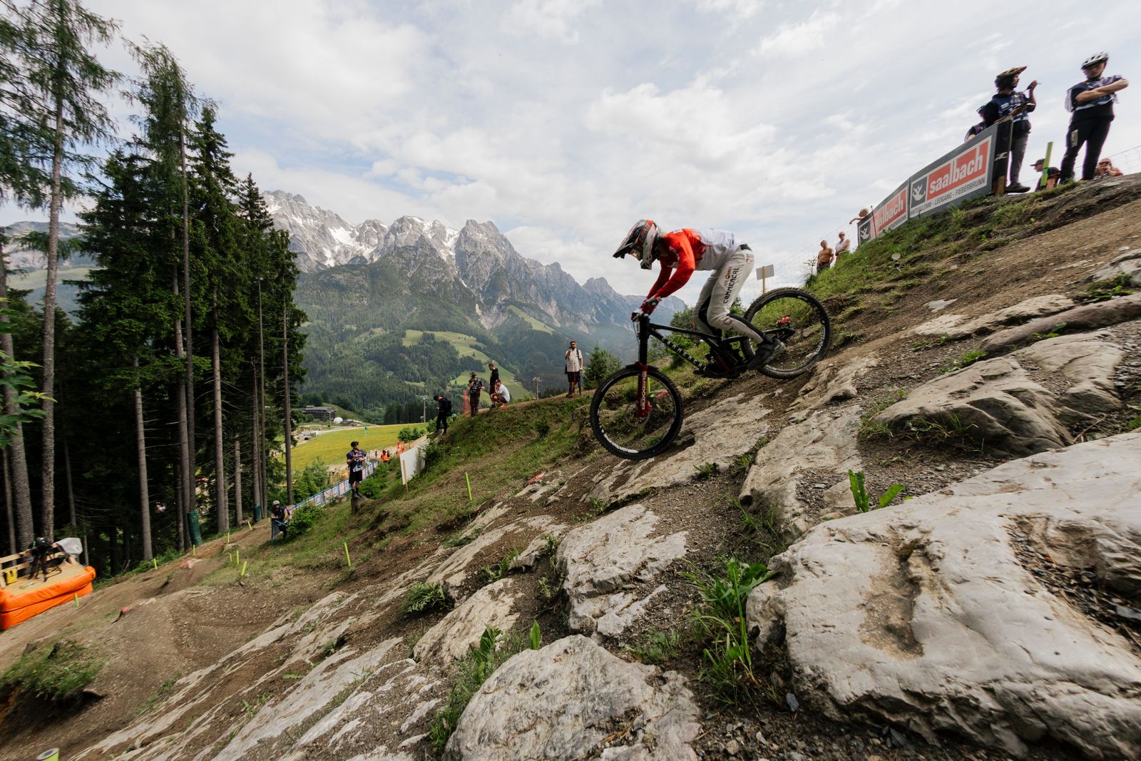 Cross-country, Downhill and Enduro Action Assembles in Saalfelden Leogang - Salzburgerland This Weekend