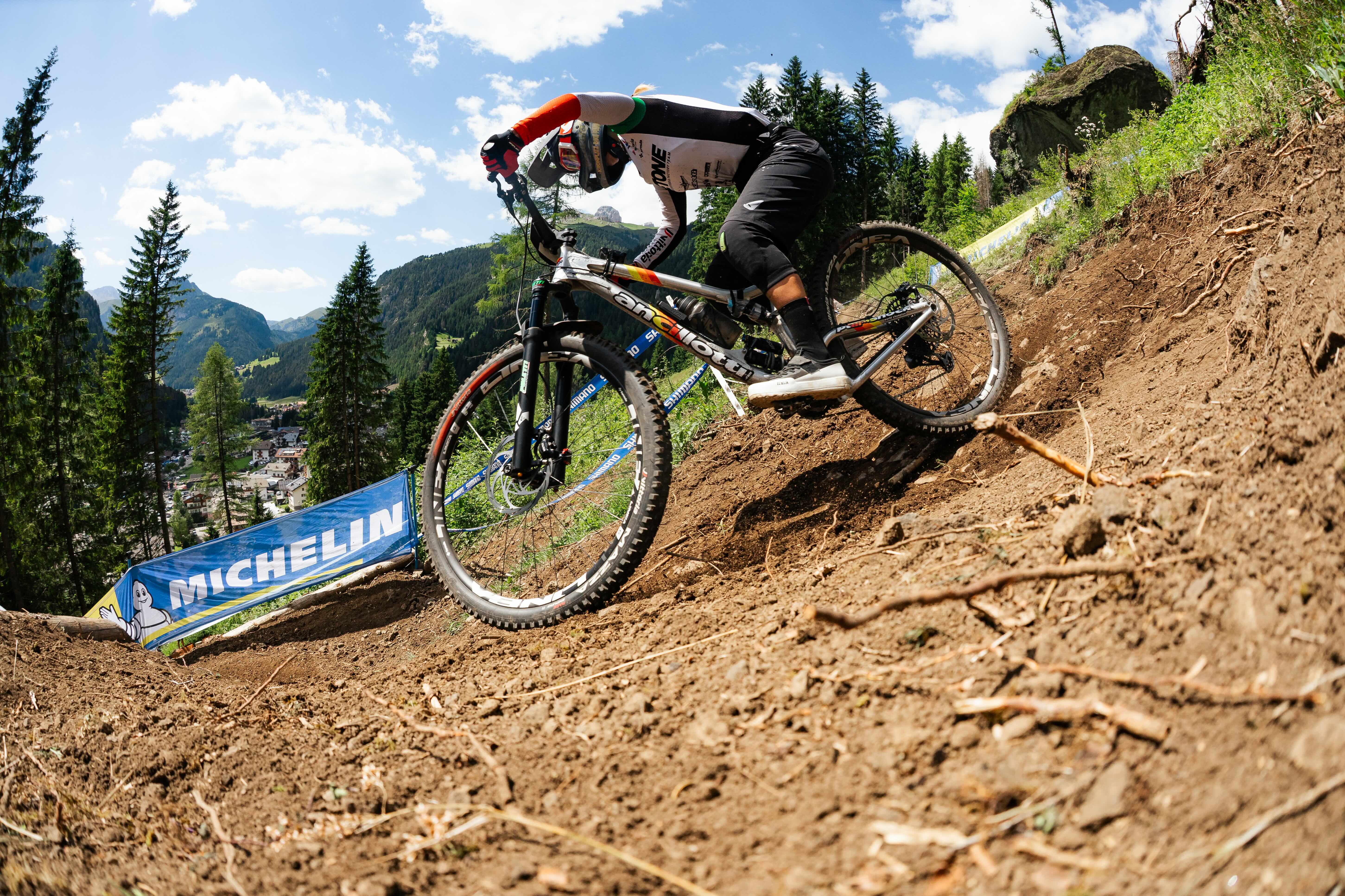 Ellecosta and Łukasik hold slender leads after UCI Enduro World Cup Race Day 1 in Val di Fassa - Trentino