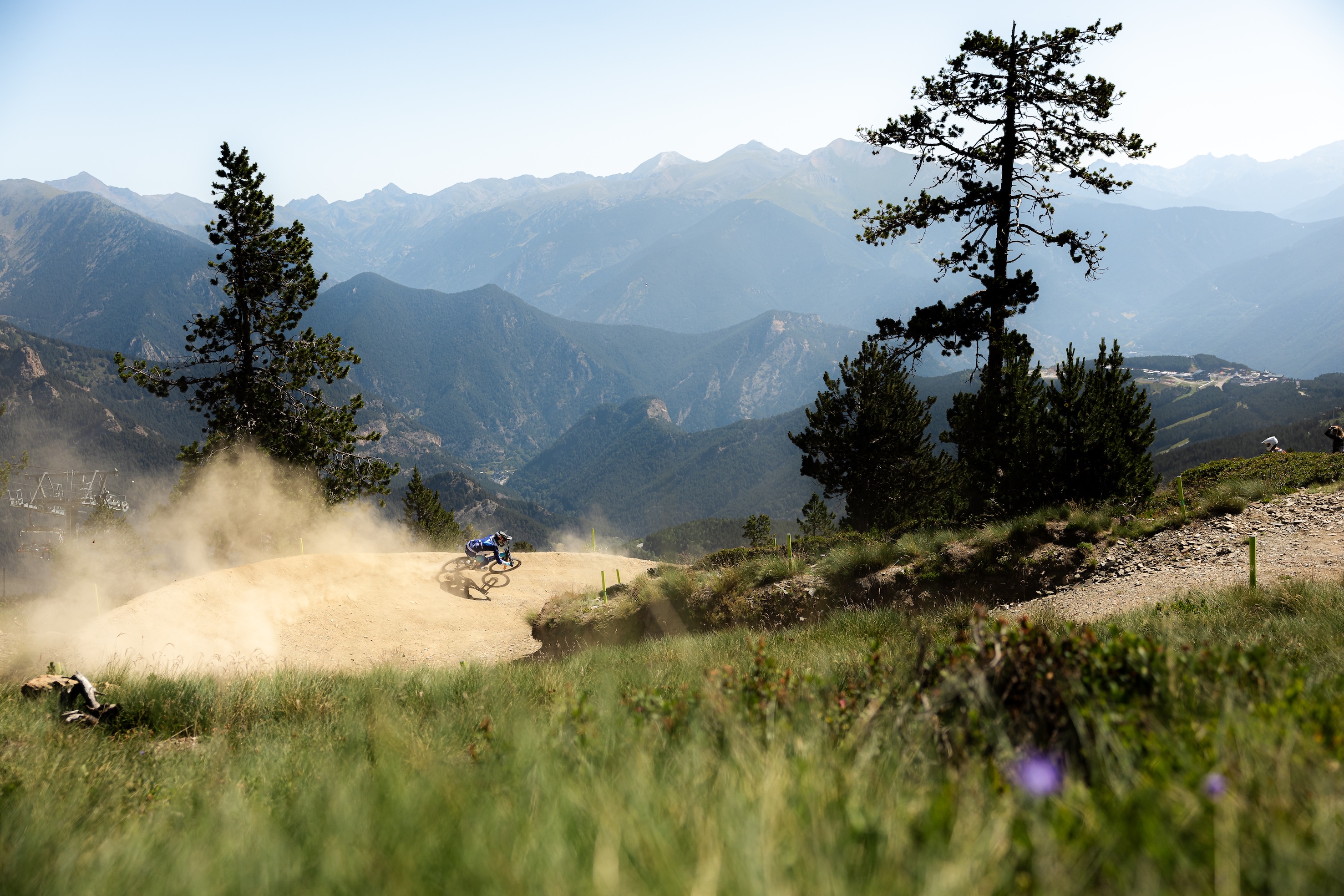 EXTREME WEATHER: CHANGE OF SCHEDULE FOR THE UCI DOWNHILL WORLD CUP ON SATURDAY, 12 JULY 2025